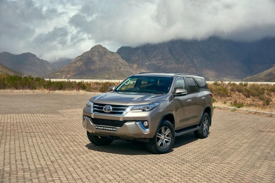  Toyota Fortuner (AN160) 2016 года  (ZA) (фото 15 из 40)